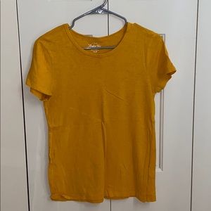 Basic yellow tee